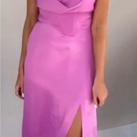 Dress - Picture 3 of 6